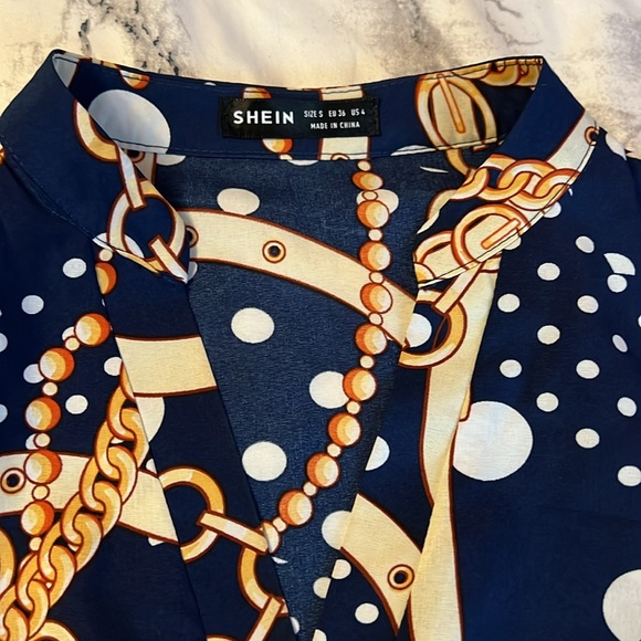 Blue blouse with patterns of gold - Picture 2 of 2